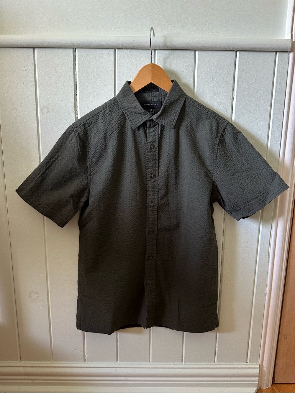 Banana Republic Factory Olive Seersucker Short-Sleeve Shirt XS
